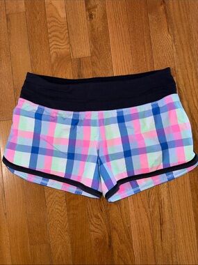 Lululemon Groovy Run Shorts Size 8 Plaid Print Lined